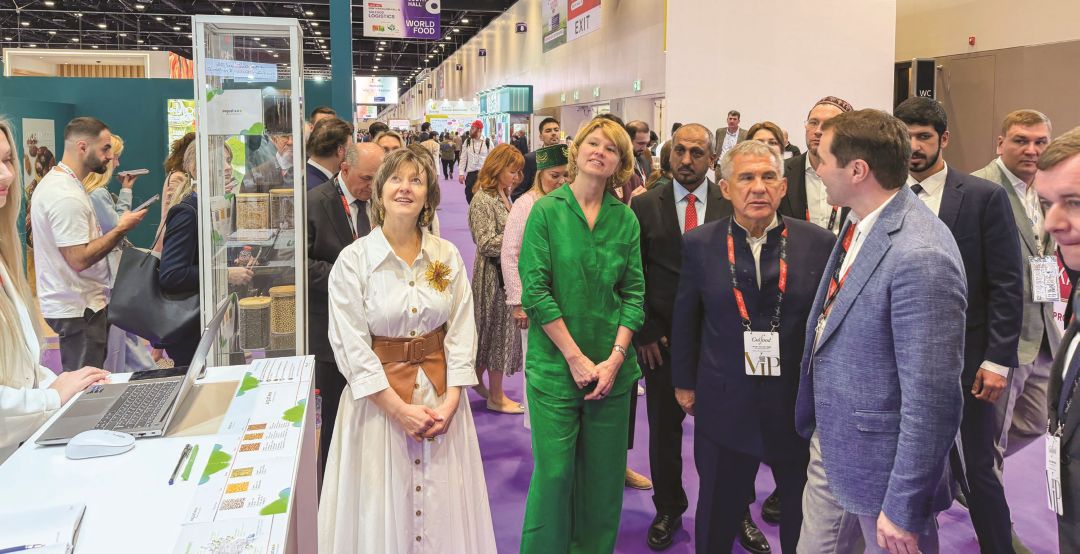 «Gulfood 2026». О. Лут (в центре) с Р. Миннихановым на стенде «Августа» «Gulfood 2026». О. Лут (в центре) с Р. Миннихановым на стенде «Августа»